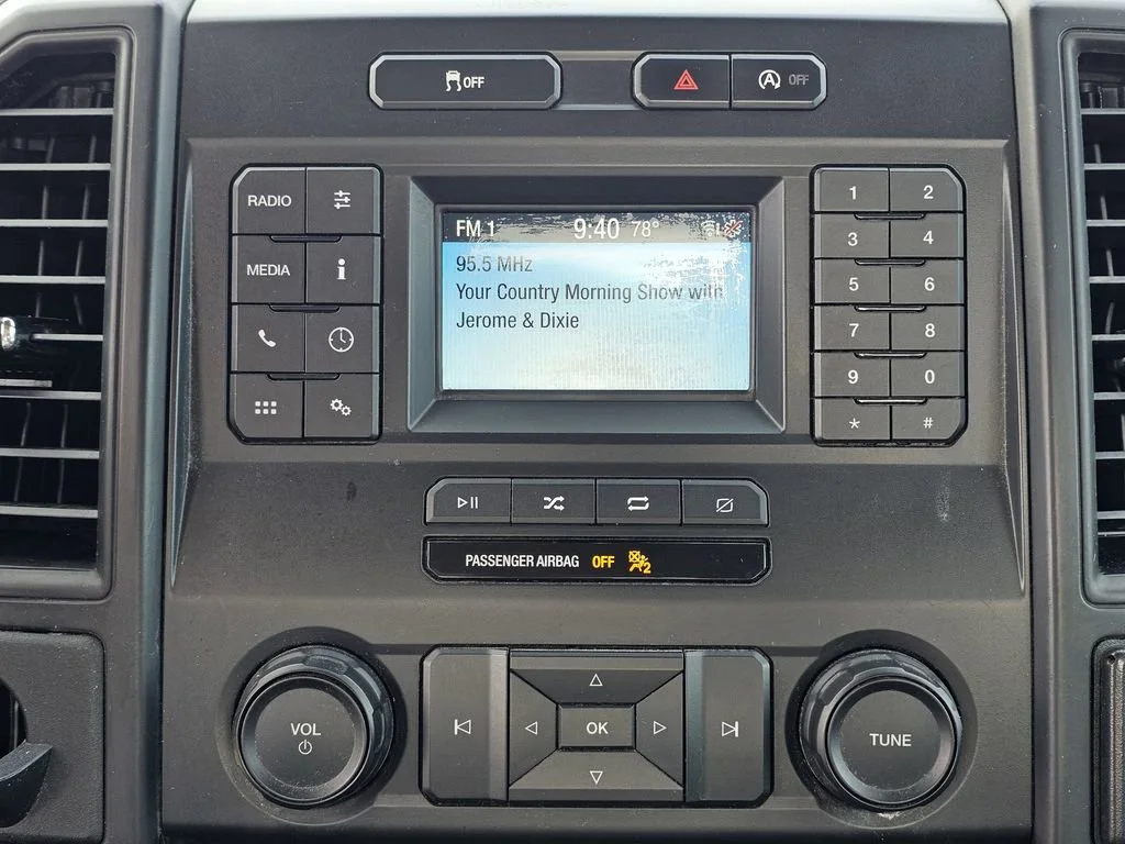 Used 2020 Oxford White Ford XL image 26