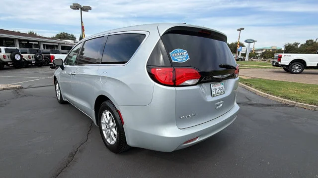 Used 2023 Silver Mist Clearcoat Chrysler LX image 6
