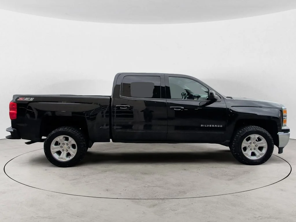 Used 2015 Black Chevrolet LT image 6