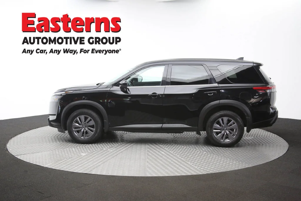 Used 2023 Black Nissan S image 62