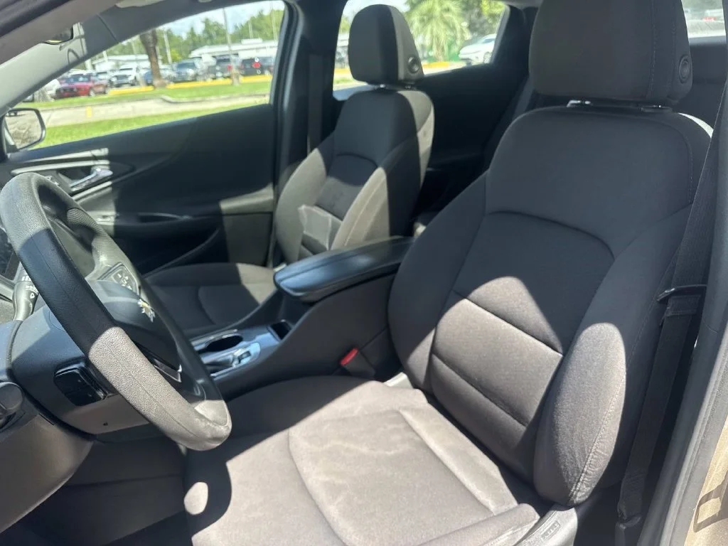 Used 2023 Gray Chevrolet LT image 31