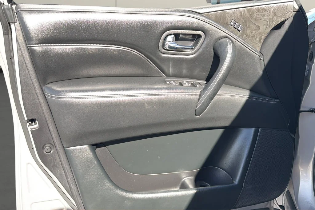 Used 2020 Beige INFINITI LUXE image 13