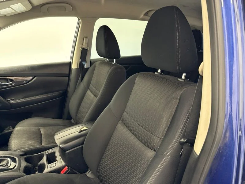 Used 2019 Blue Nissan S image 17