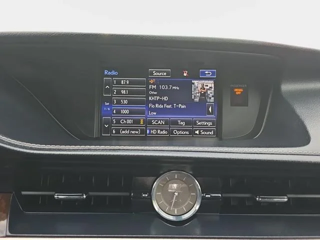 Used 2016 White Lexus 350 image 21