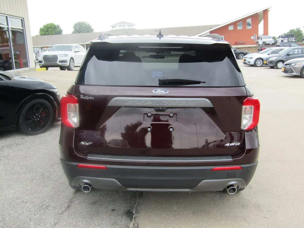 Used 2023 Red Metallic Ford XLT image 4
