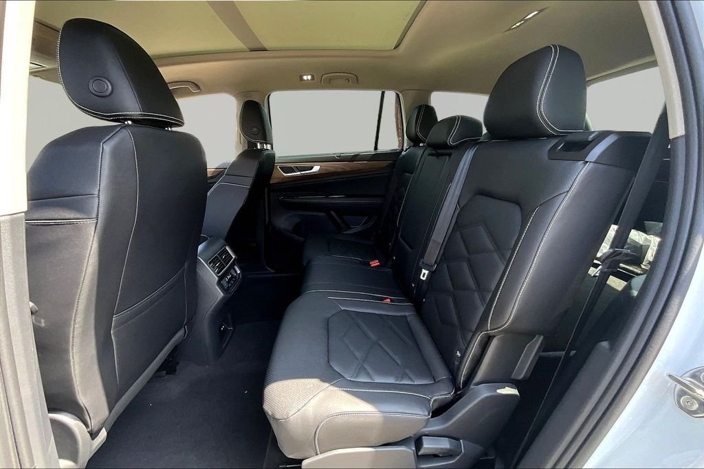 2026 Volkswagen Atlas SE w/Tech - Photo 22
