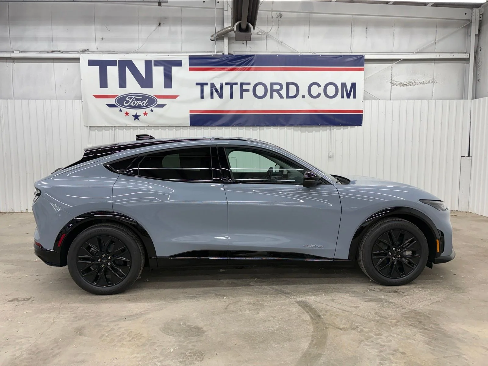 New 2026 Glacier Gray Metallic Tri-coat Ford Premium image 1