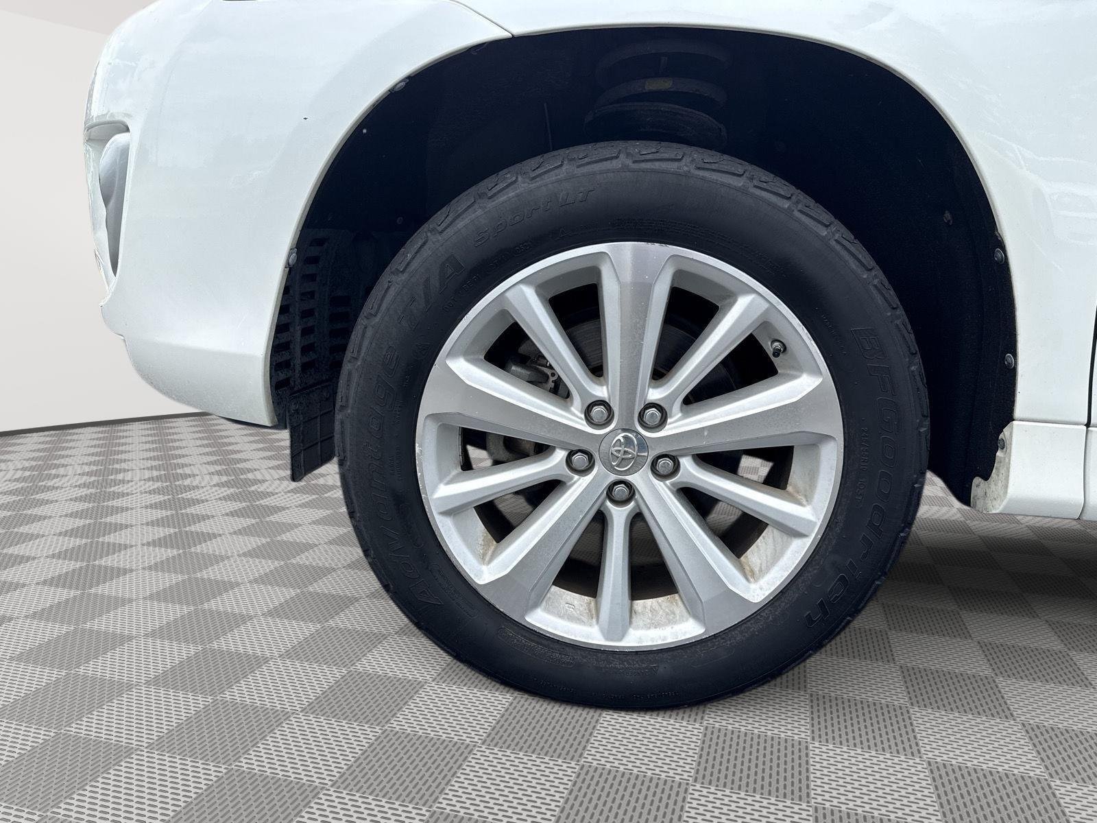 Used 2012 Blizzard Pearl Toyota Limited image 17