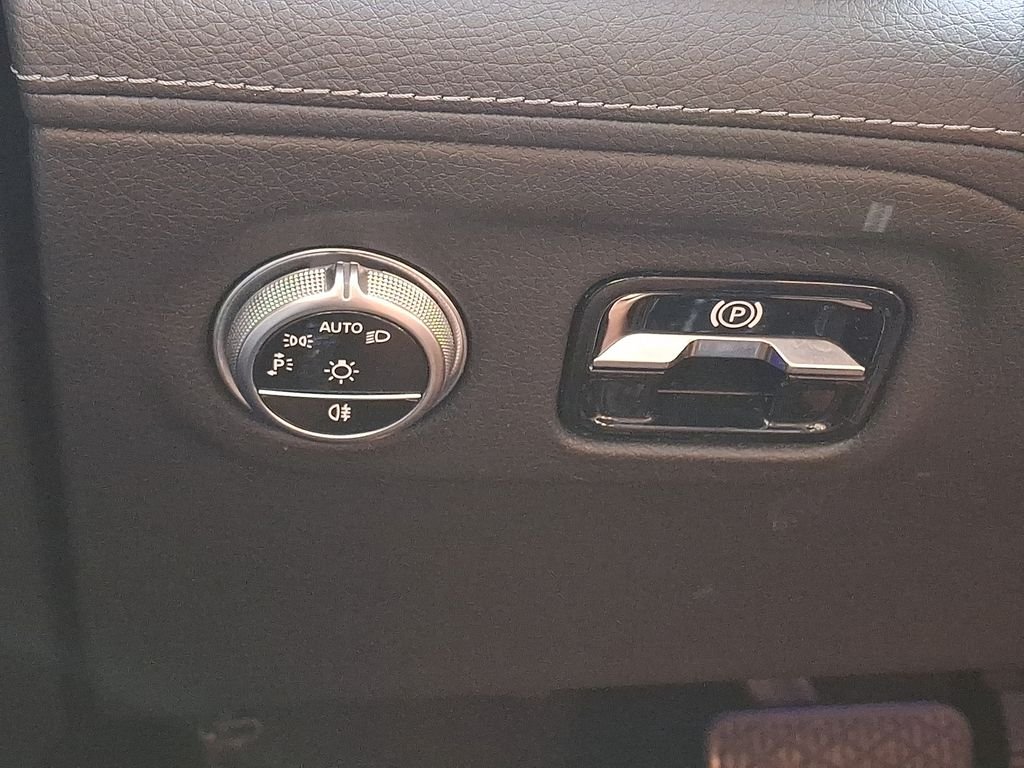 Certified Used 2023 Black Mercedes-Benz 450 image 24