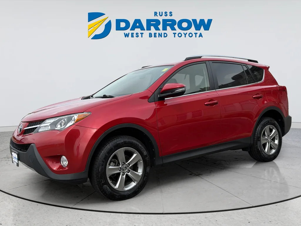 Used 2015 Red Toyota XLE image 7
