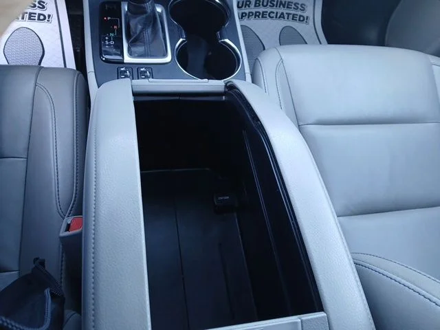 Used 2015 Silver Toyota XLE V6 image 20