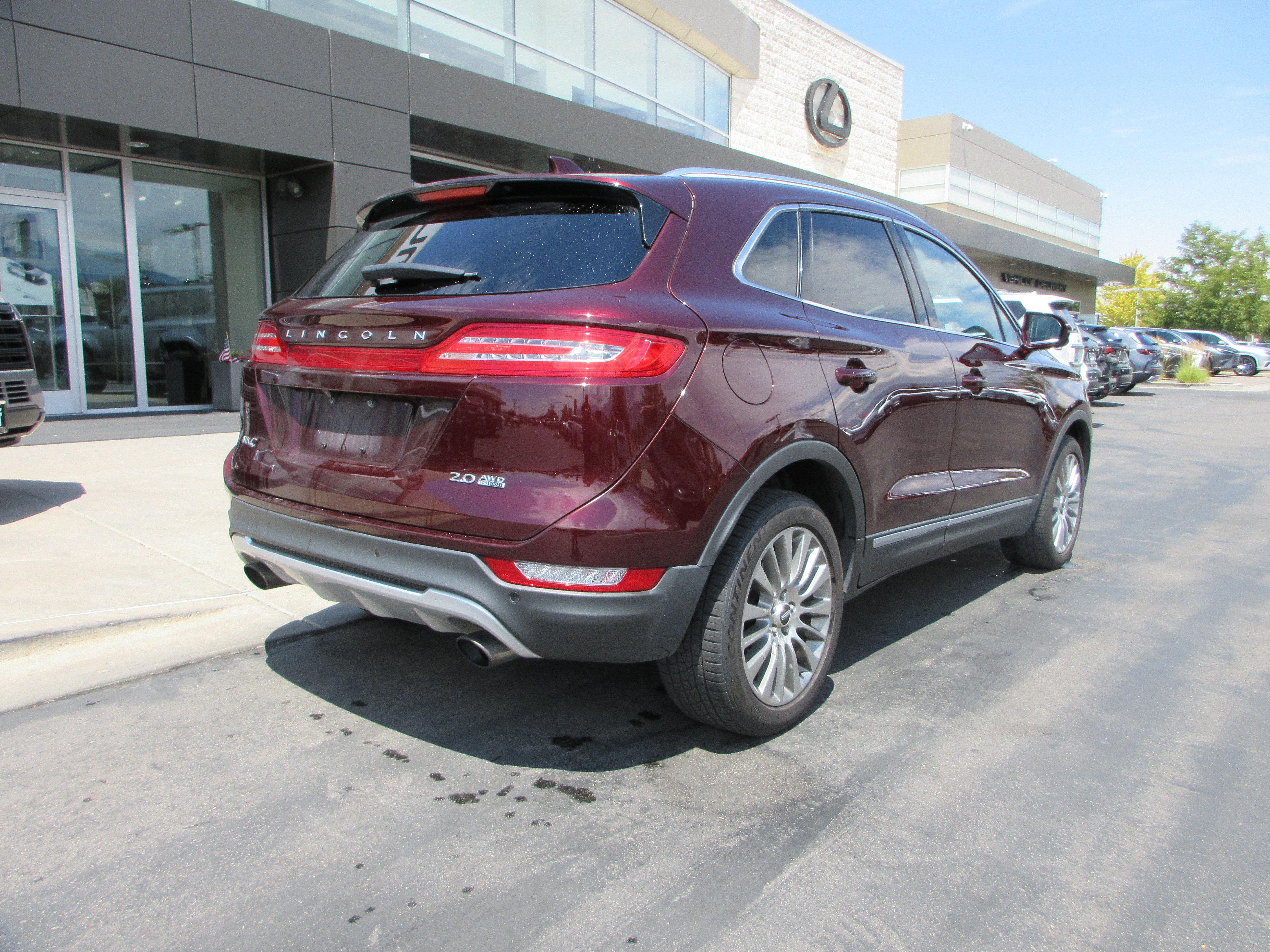 Used 2016 Burgundy Velvet Metallic Tinted Clearcoat Lincoln Reserve image 10