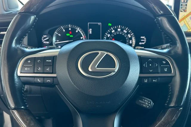 Used 2016 Silver Lexus 570 image 30