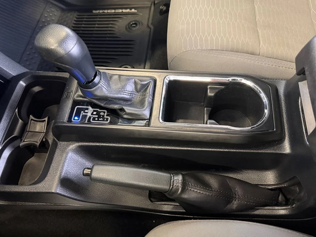 Used 2019 White Toyota SR image 30