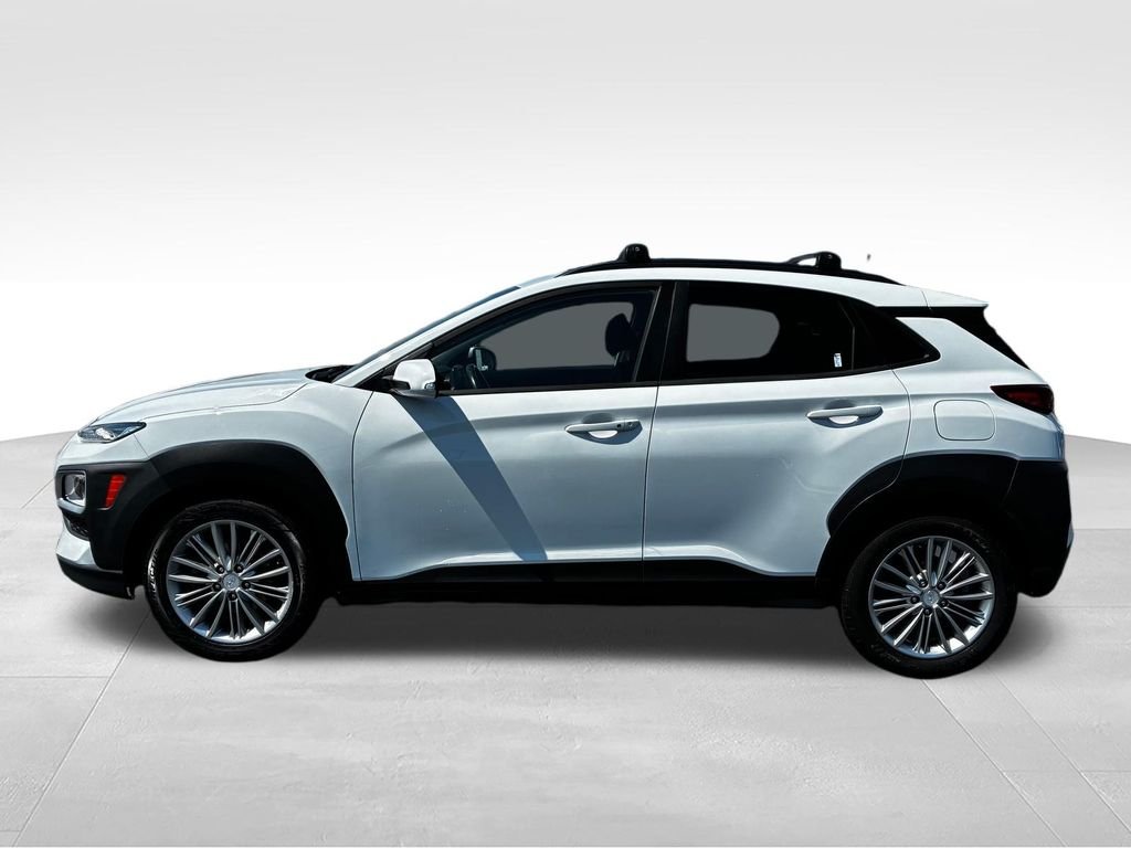 Used 2021 White Hyundai SEL image 2