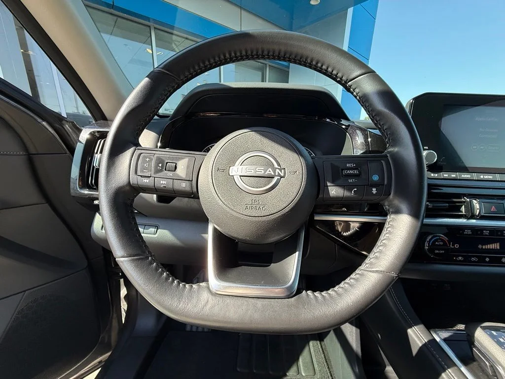 Used 2024 Gray Nissan SV image 18