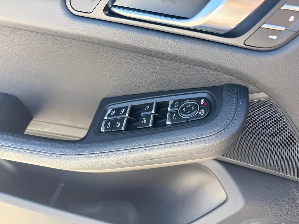 Used 2021  Porsche  image 28