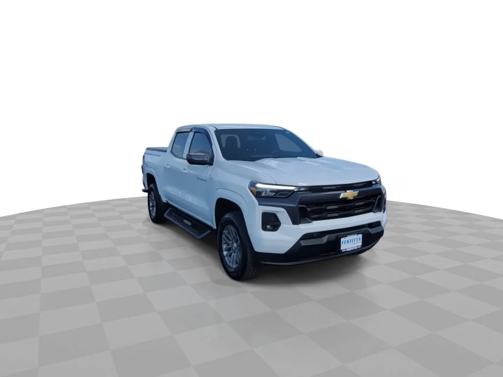 Certified Used 2025 Summit White Chevrolet WT/LT image 2