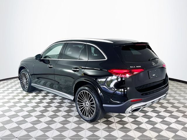 New 2026 Black Mercedes-Benz GLC 300 image 5