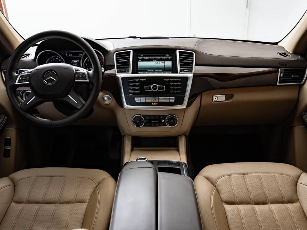 Used 2016 Polar White Mercedes-Benz GL 450 image 35