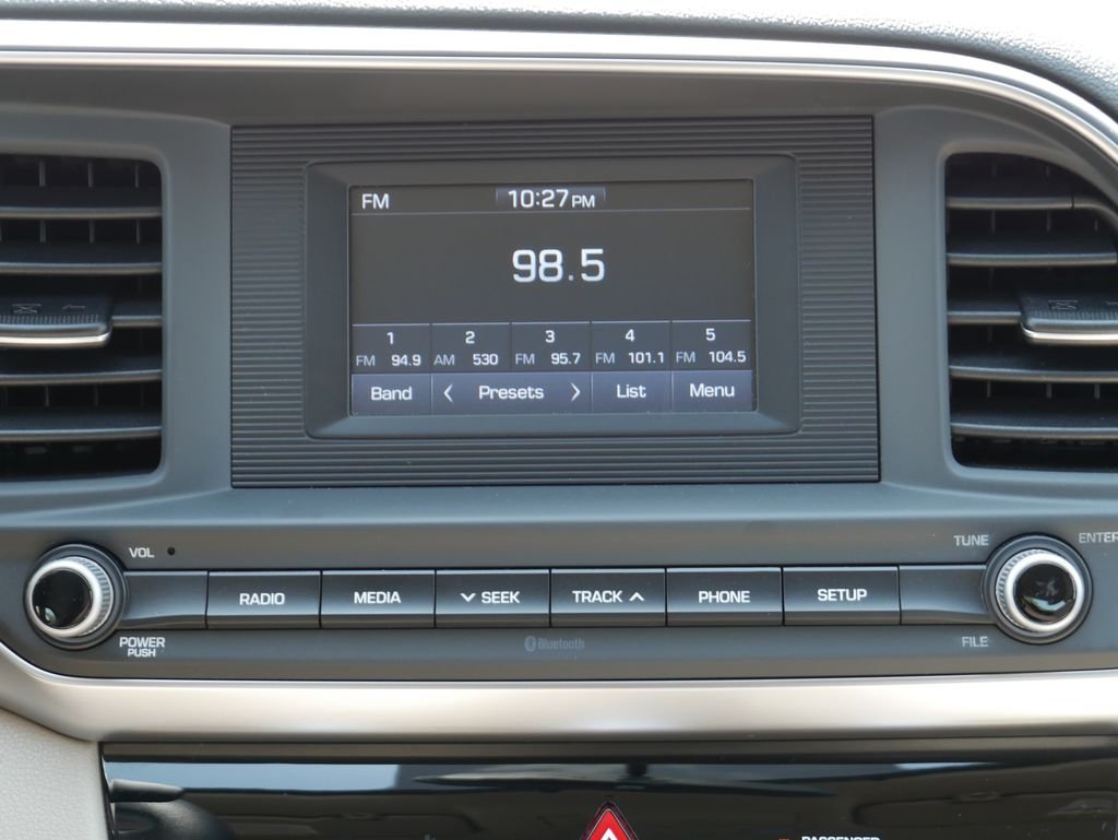 Used 2019 Red Hyundai SE image 17