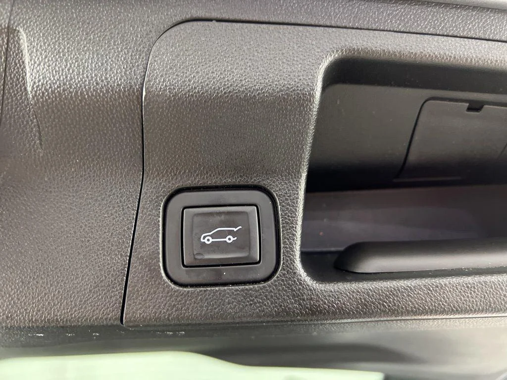 Used 2023 Sterling Metallic GMC SLT image 12