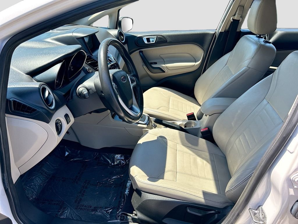 Used 2016 White Platinum Clearcoat Metallic Ford Titanium image 22