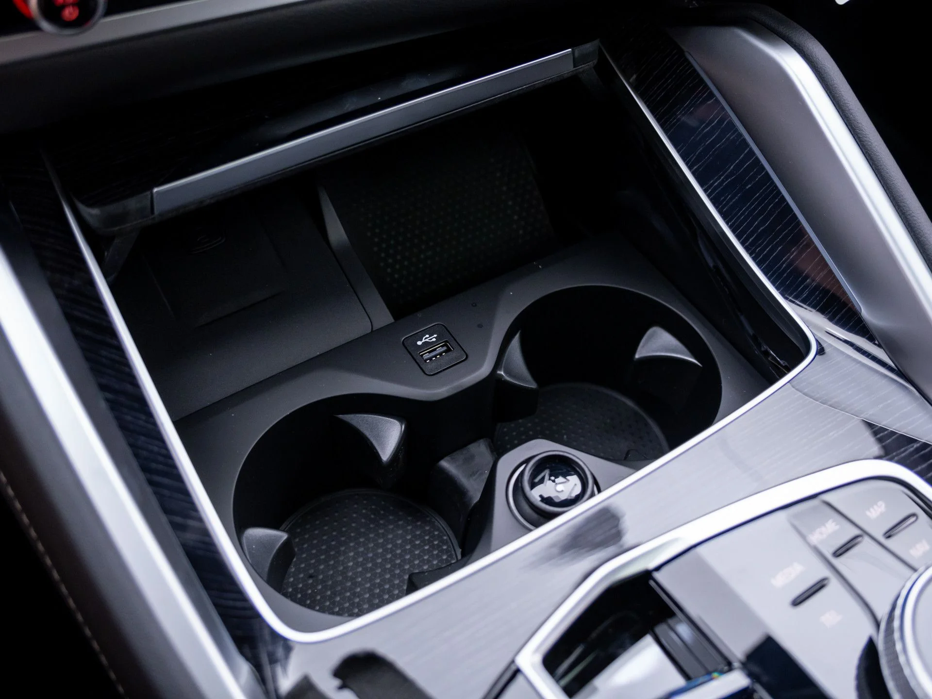 New 2027 White BMW xDrive40i image 29