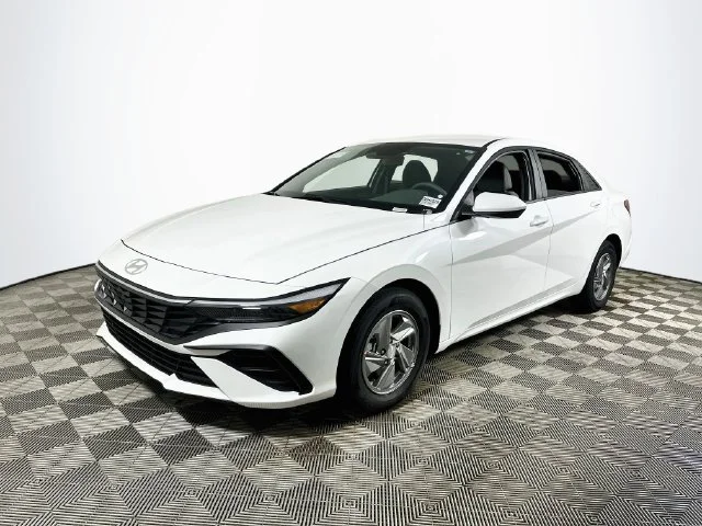 New 2026 Hyundai ELANTRA SE