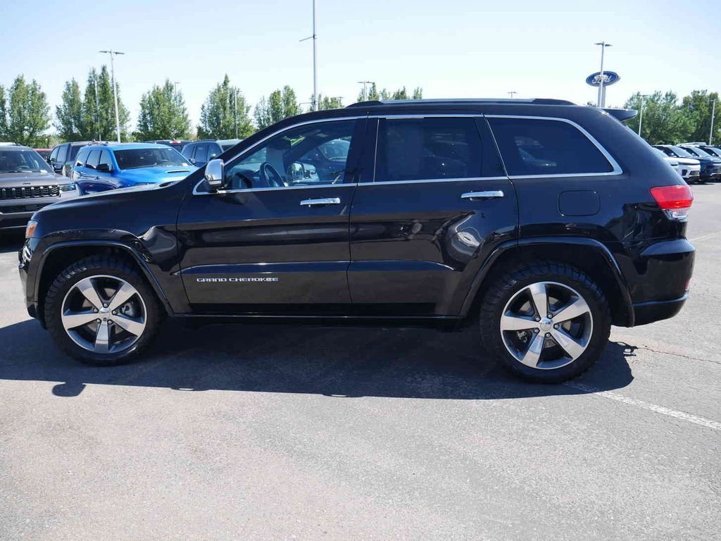 Used 2015 Black Jeep Overland image 17