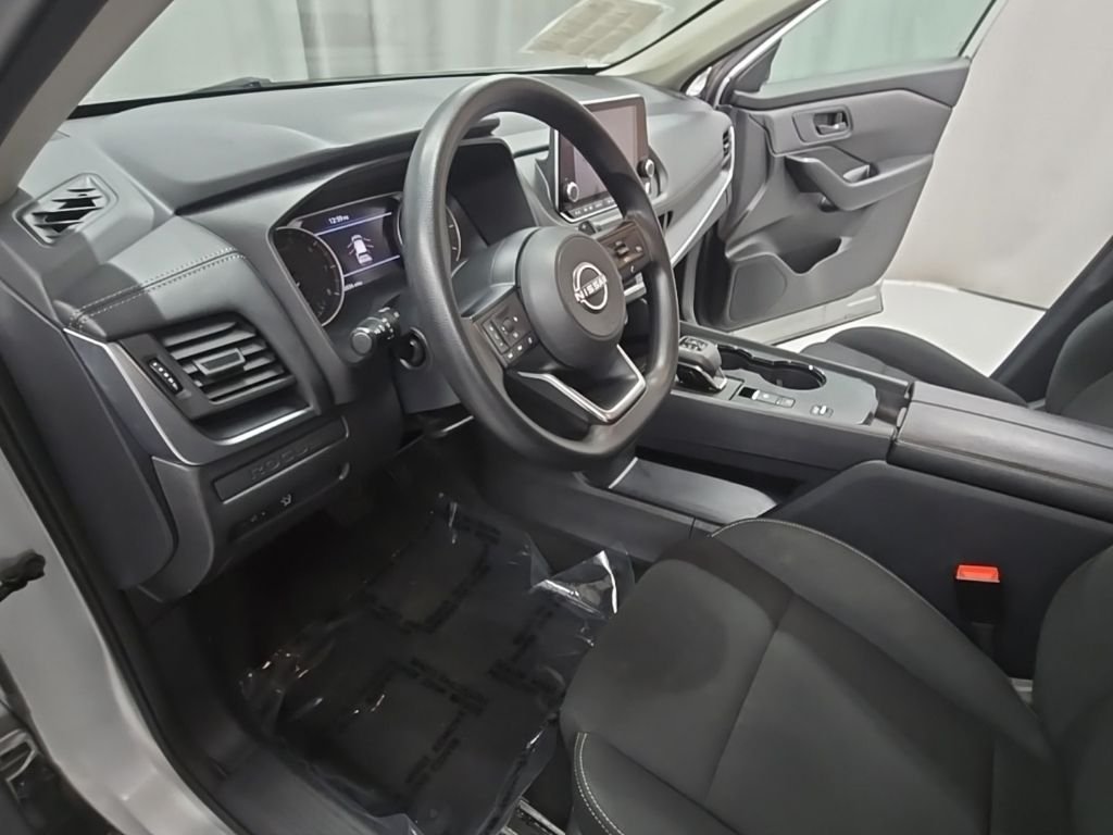 Used 2024 Silver Nissan S image 12