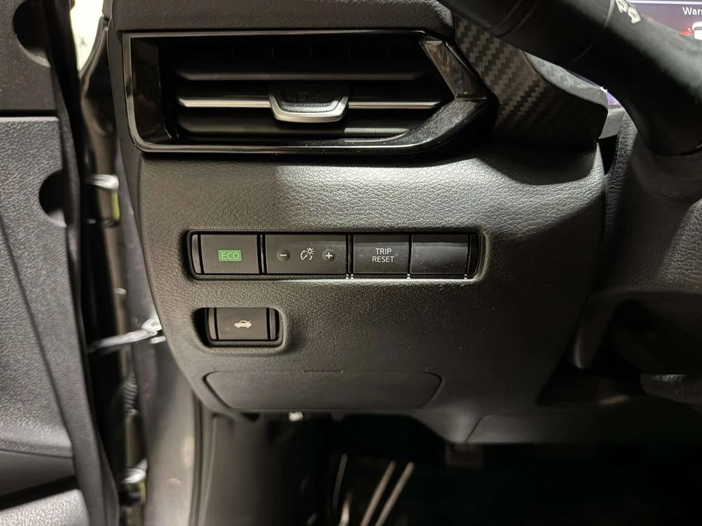 Certified Used 2023 Gun Metallic Nissan SR image 17