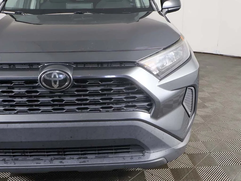 Used 2020 Gray Toyota LE image 11