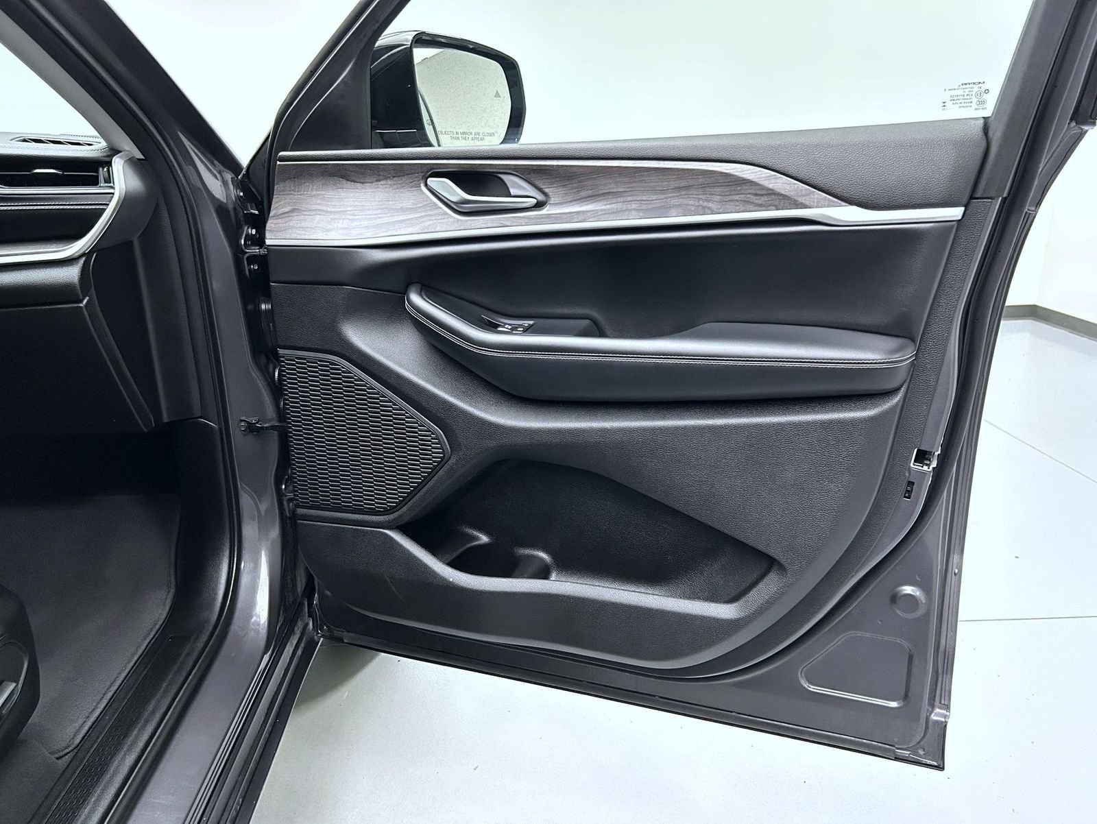 Used 2023 Gray Jeep Limited image 16