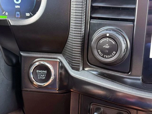 Used 2025 Silver Ford Lariat image 23