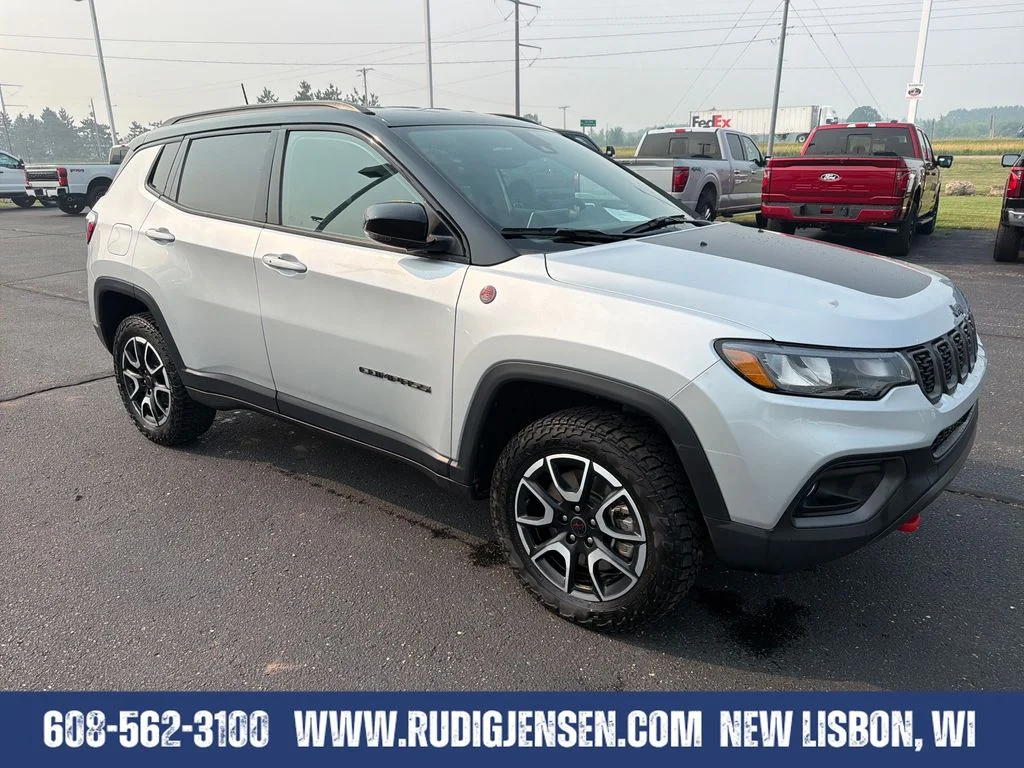 Used 2025 Silver Jeep Trailhawk image 7