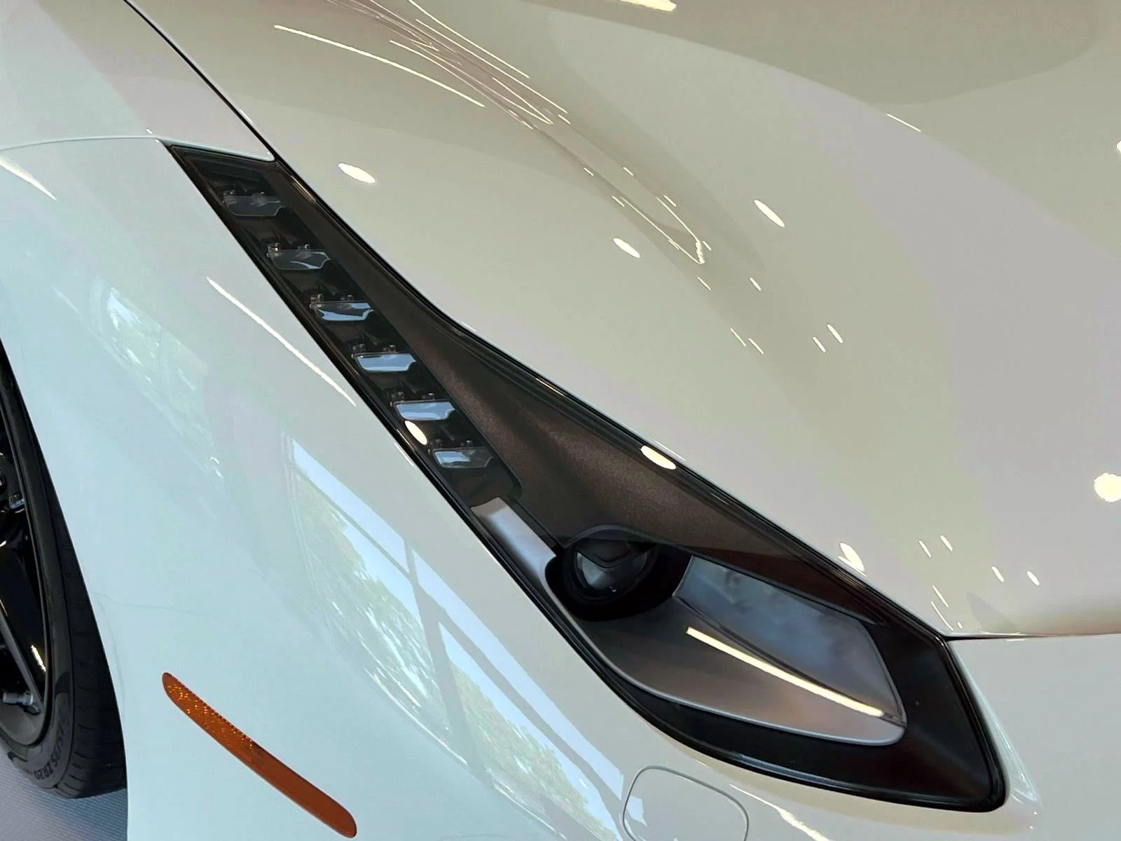 Used 2019 White Ferrari  image 13