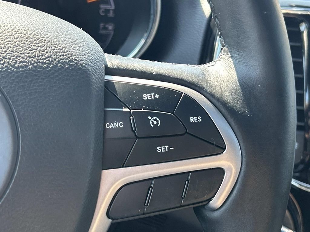 Used 2019 White Jeep Limited image 18