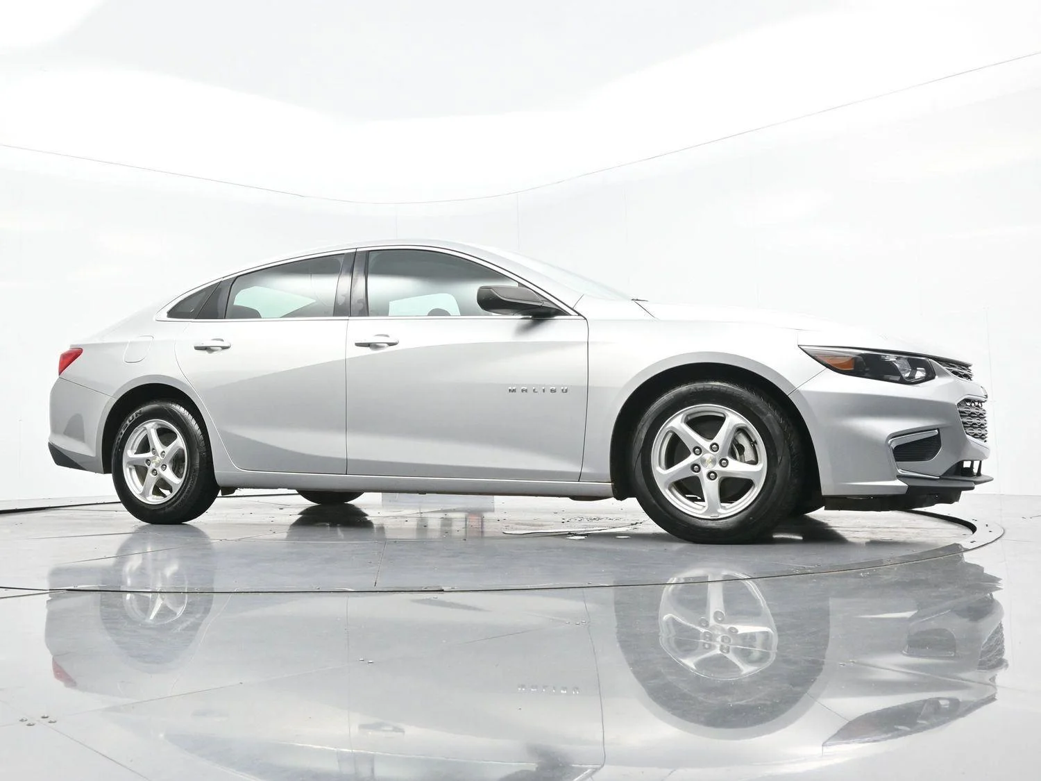 Used 2018 SILVER ICE METALLIC Chevrolet LS image 40