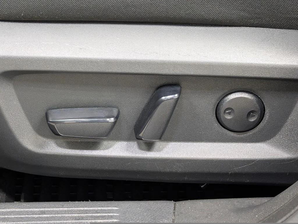 Certified Used 2023 Gun Metallic Nissan SV image 12