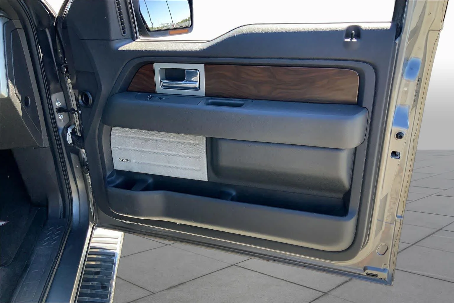 Used 2012 Sterling Gray Metallic Ford Lariat image 21