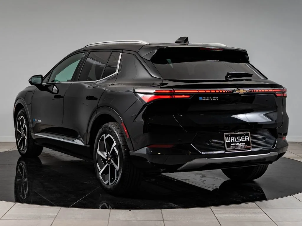 Used 2025 Black Chevrolet LT image 6