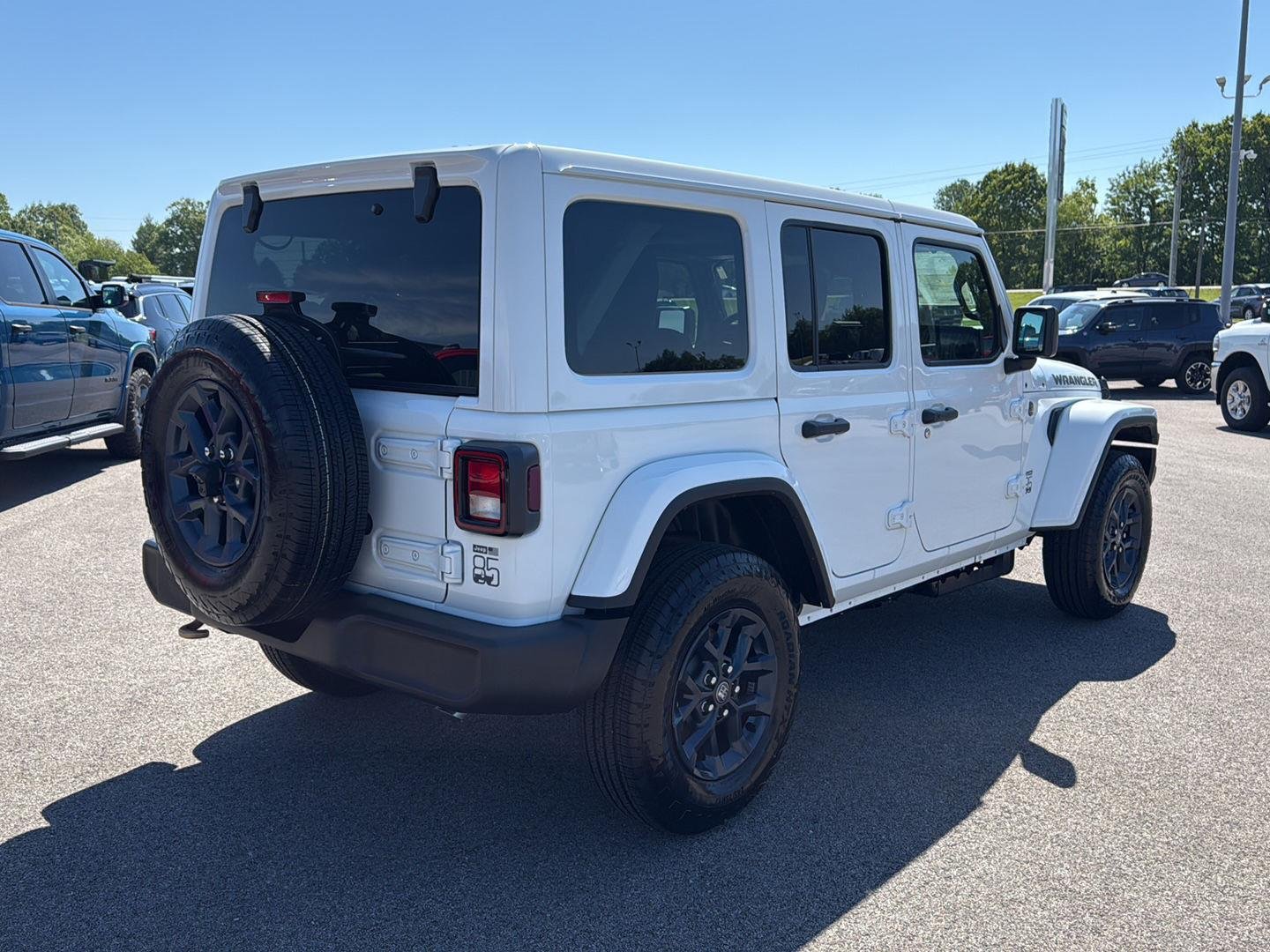 New 2026 Bright White Clear-Coat Exterior Paint Jeep 85th Anniversary image 16