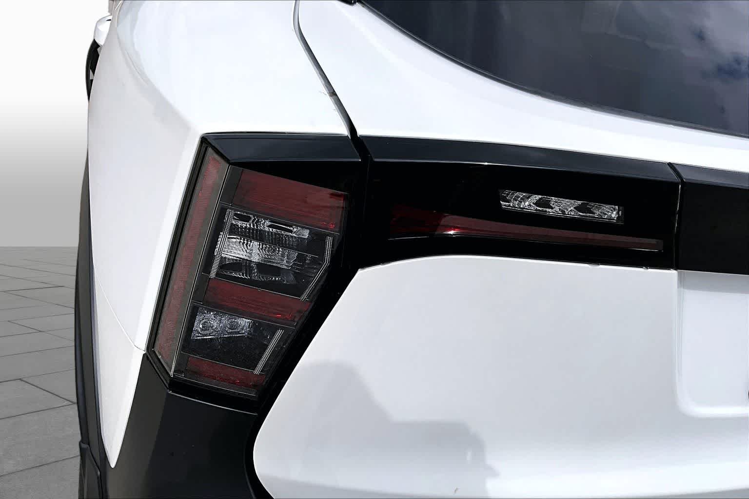 New 2026 Aspen White TriCoat / Super Black Two-tone Nissan SR image 12