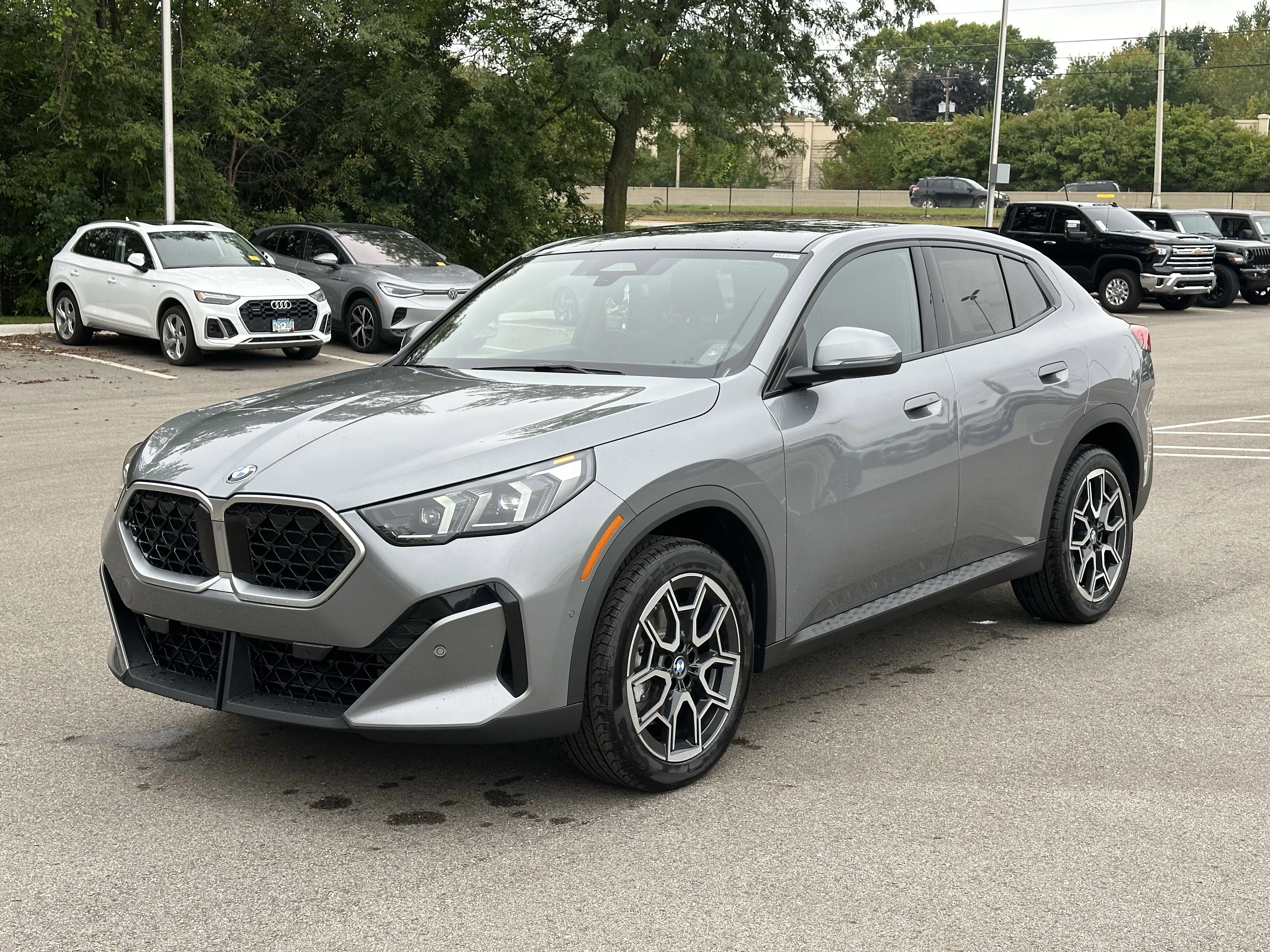 New 2026 Skyscraper Grey Metallic BMW xDrive28i image 3