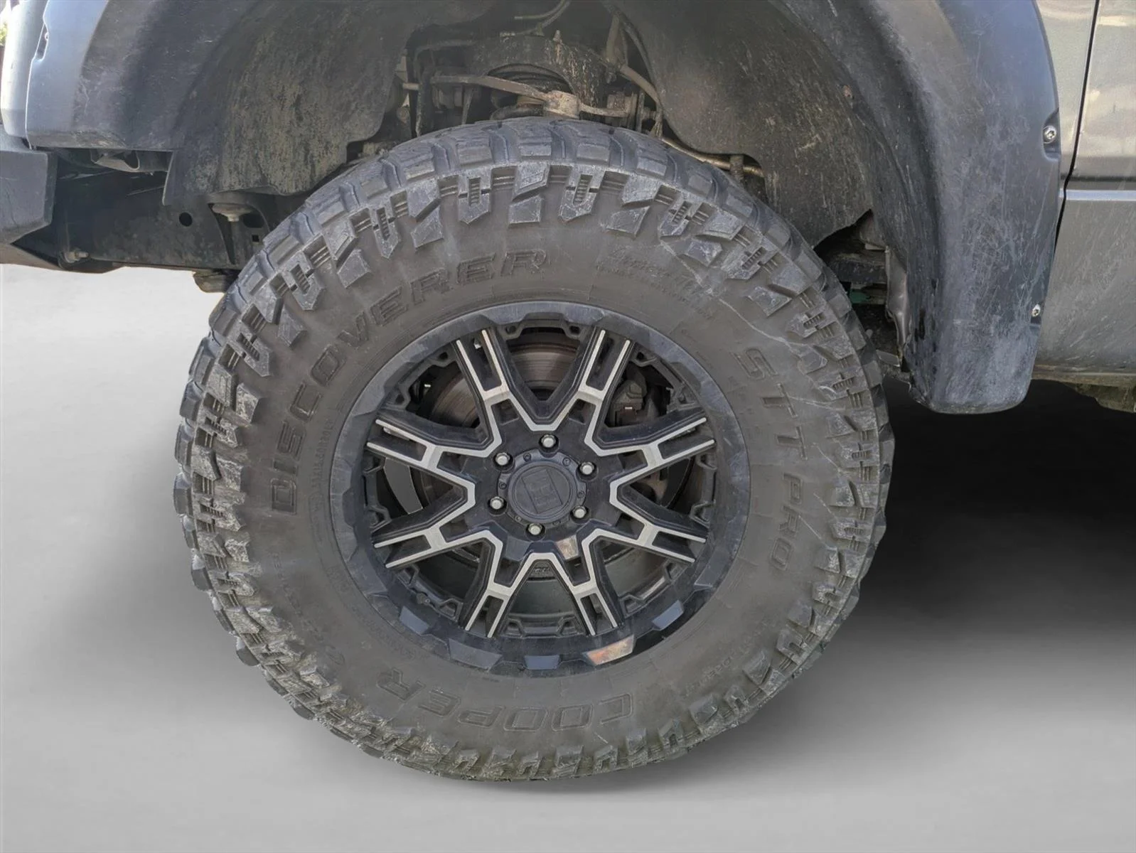Used 2013 Sterling Gray Metallic Ford XLT image 16