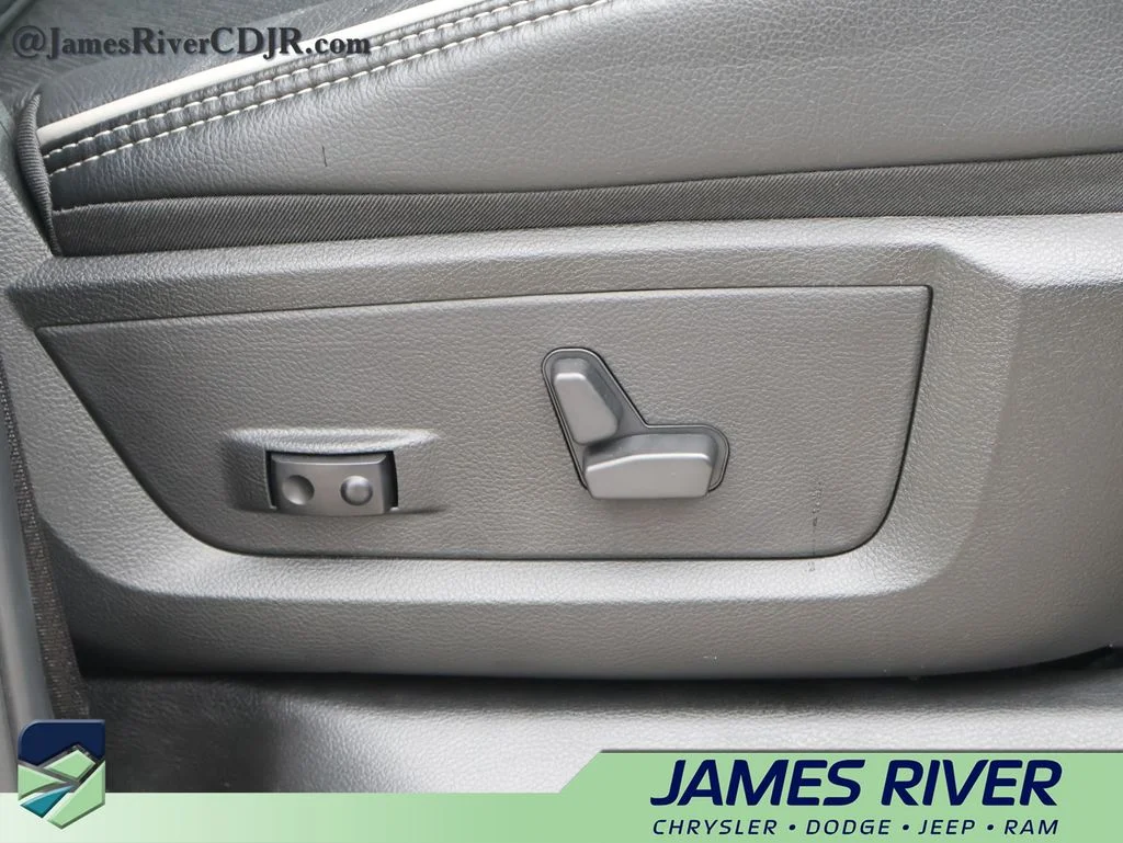 2025 RAM Ram 3500 Pickup Laramie - Photo 10