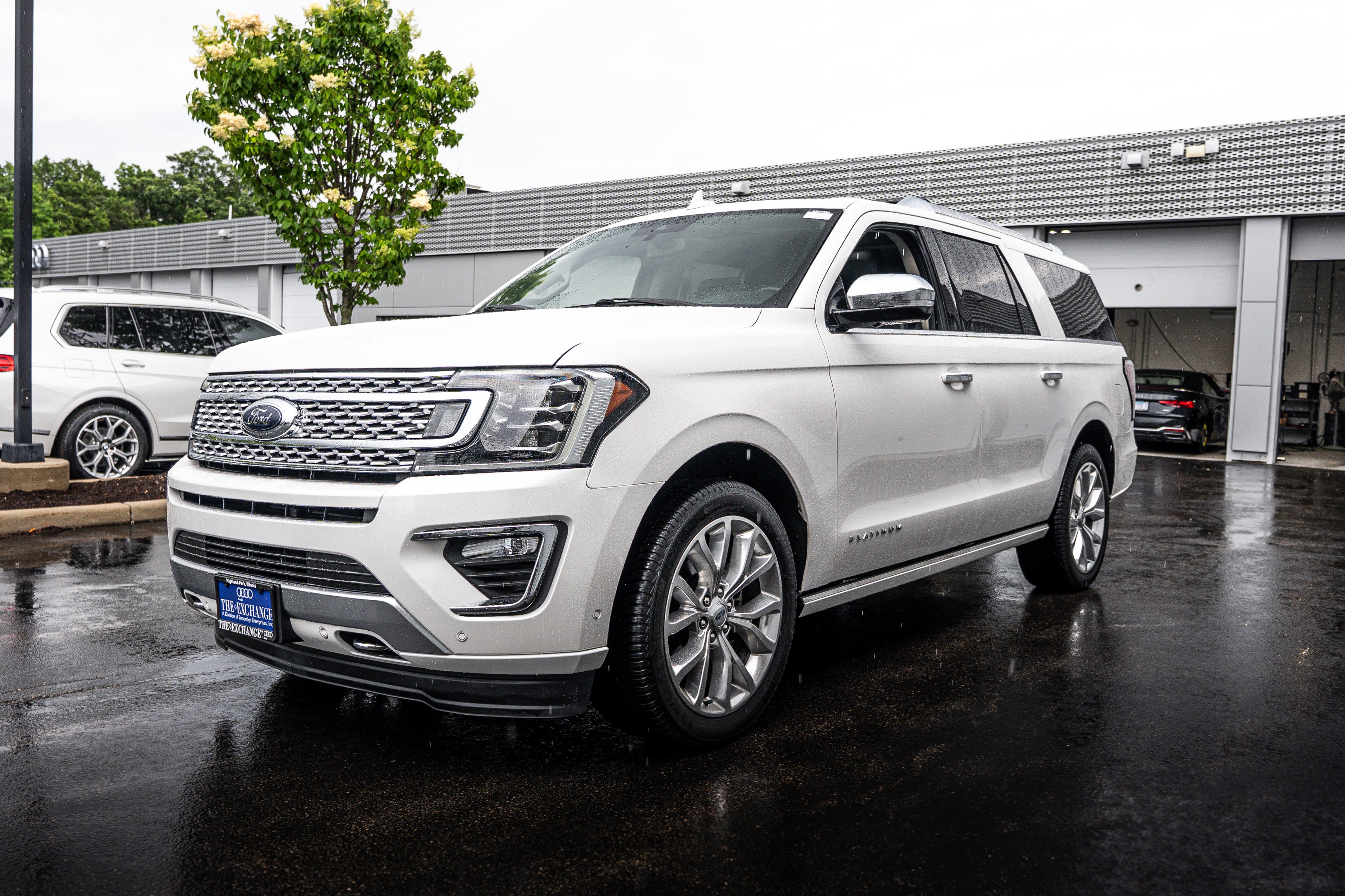 Used 2019 White Platinum Metallic Tri-Coat Ford Platinum image 6