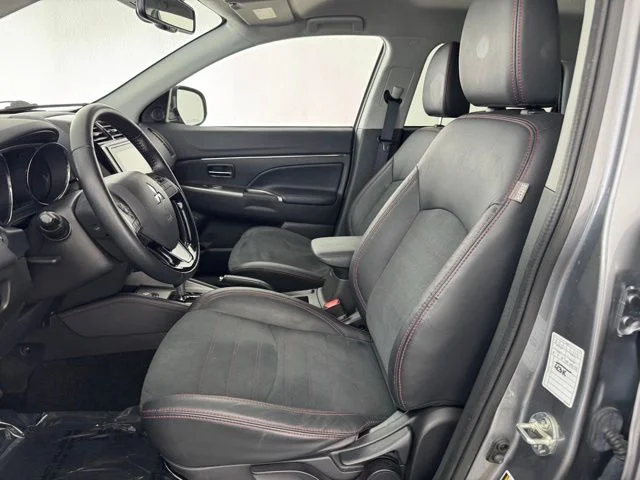 Used 2023 Gray Mitsubishi 2.0 SE image 25