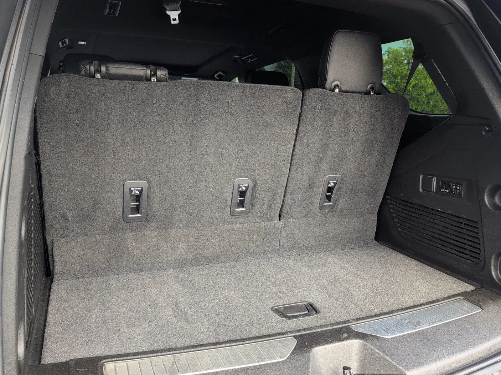 Used 2022 Dark Ash Metallic Chevrolet High Country image 36